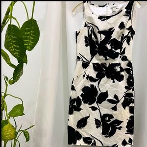 White House Black Market Black & White Floral Sleeveless Dress Women’s Size 4